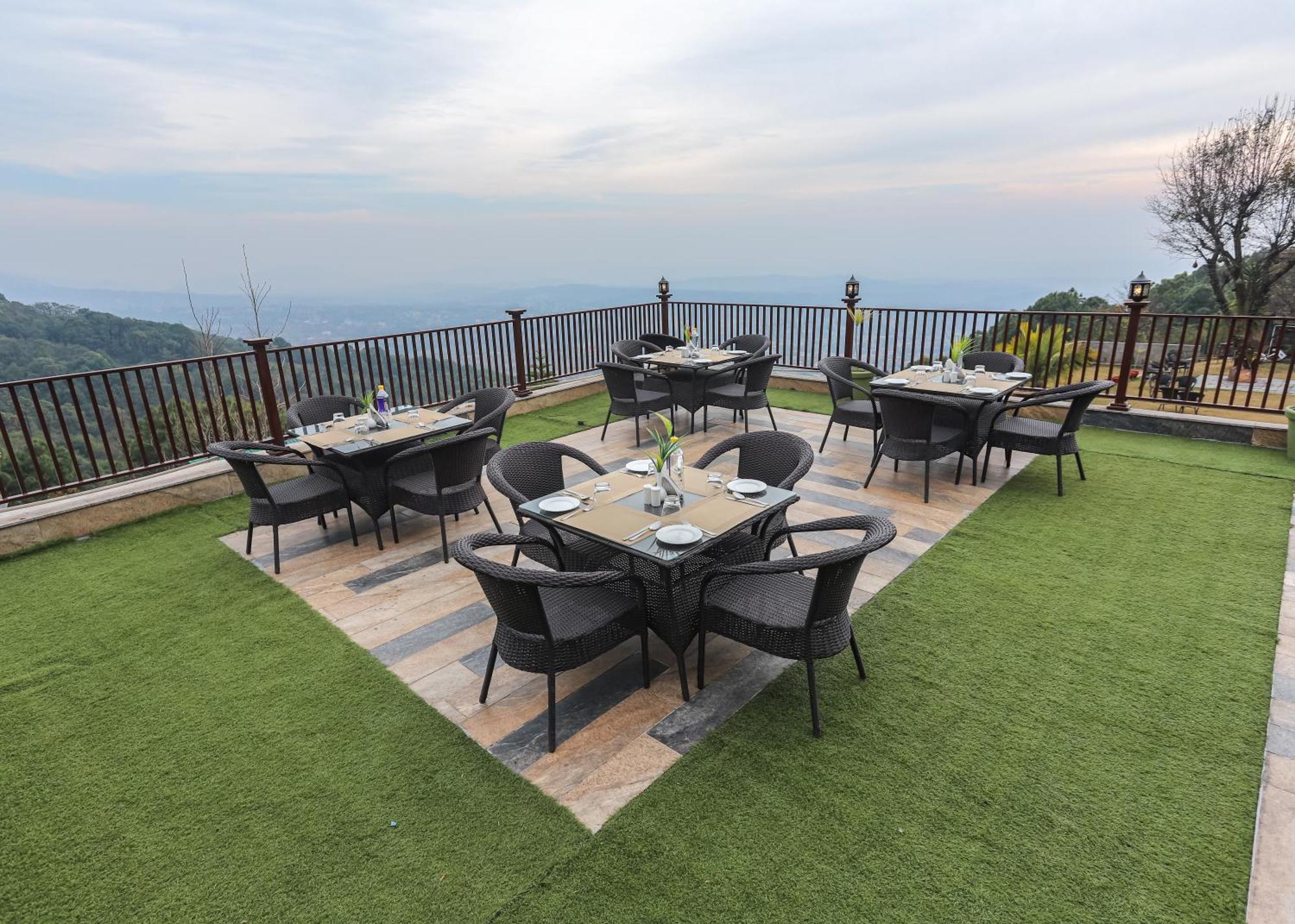 Regenta Resort Exotica Dharamshala On Hilltop Buitenkant foto
